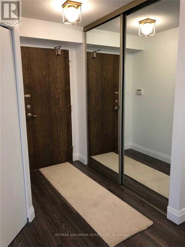 7440 Bathurst St in Vaughan, ON - Building Photo - Building Photo