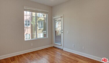 5551 W 6th St in Los Angeles, CA - Building Photo - Building Photo