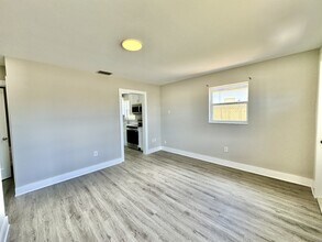 531 99th Ave N in Naples, FL - Building Photo - Building Photo