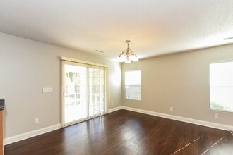 6542 Guard Hill Dr in Raleigh, NC - Foto de edificio - Building Photo