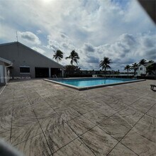 1403 S Liberty Ave in Homestead, FL - Building Photo - Building Photo