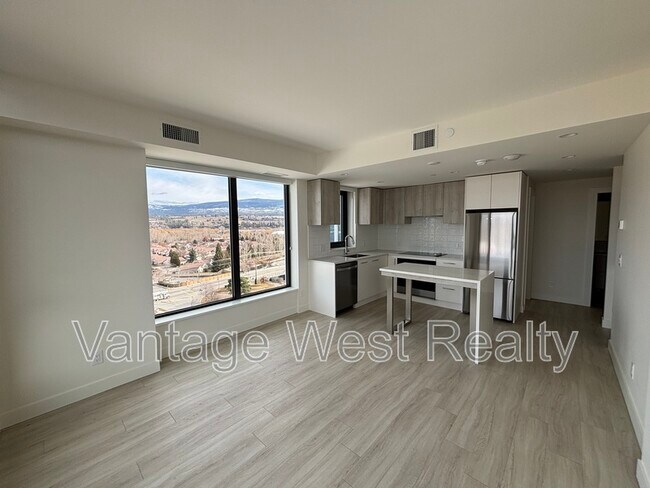 3801-3801 Capozzi Rd in Kelowna, BC - Building Photo - Building Photo