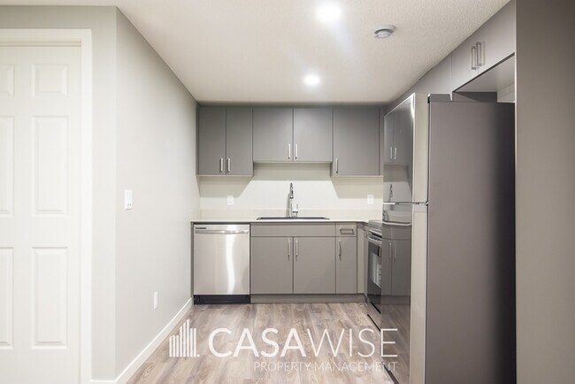6231-6176 176 Ave NW in Edmonton, AB - Building Photo - Building Photo