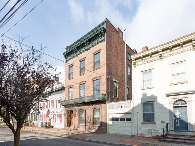 21 Front St in Schenectady, NY - Building Photo - Building Photo