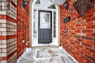 25 Forest Dale Dr in Barrie, ON - Building Photo - Building Photo