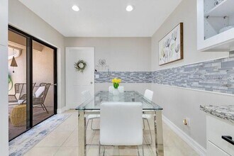 8035 Bayside View Dr in Orlando, FL - Building Photo - Building Photo