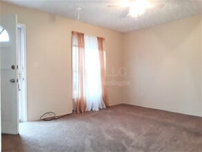 8602 Gary Wy in Louisville, KY - Building Photo - Building Photo