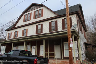 139 South St in Waymart, PA - Building Photo