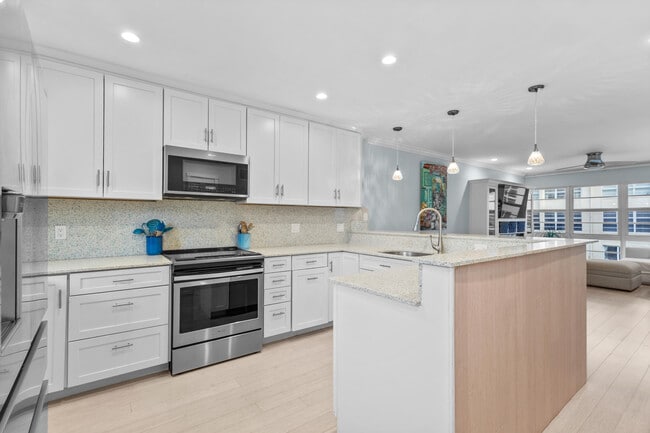 3851 N Ocean Blvd in Gulf Stream, FL - Building Photo - Building Photo