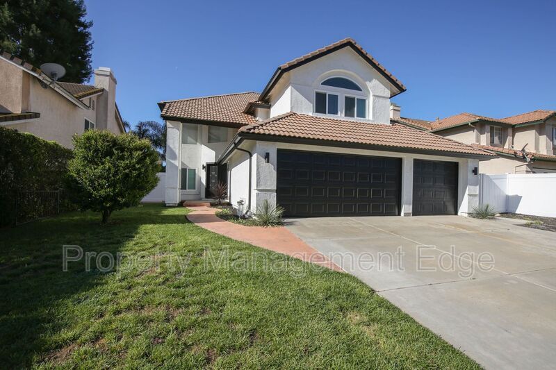 25153 Vista Oriente in Murrieta, CA - Building Photo
