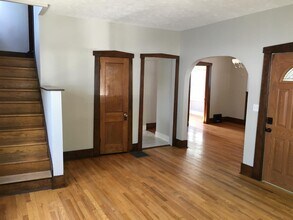 253 Valley Ave SW in Grand Rapids, MI - Building Photo - Building Photo