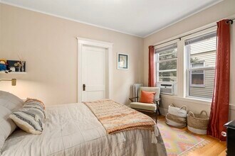 18 Saint Lukes Rd in Boston, MA - Foto de edificio - Building Photo