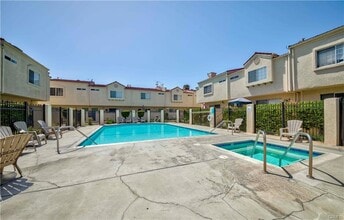 410 W 220th St in Carson, CA - Building Photo - Building Photo