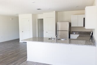 721 Hillview Loop in Haines City, FL - Building Photo - Building Photo
