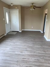 61035 11 Mile Rd, Unit 2-5 in South Lyon, MI - Building Photo - Building Photo