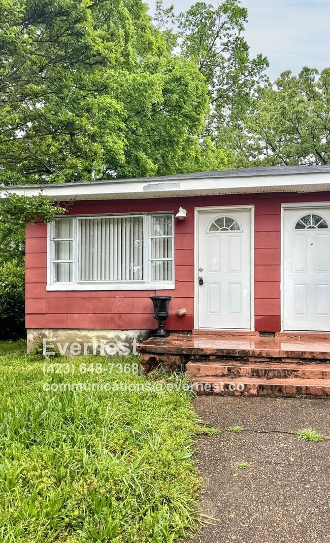 property at 1525 Kirby Ave