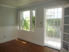 2221 4th St, Unit B in Santa Monica, CA - Building Photo - Building Photo