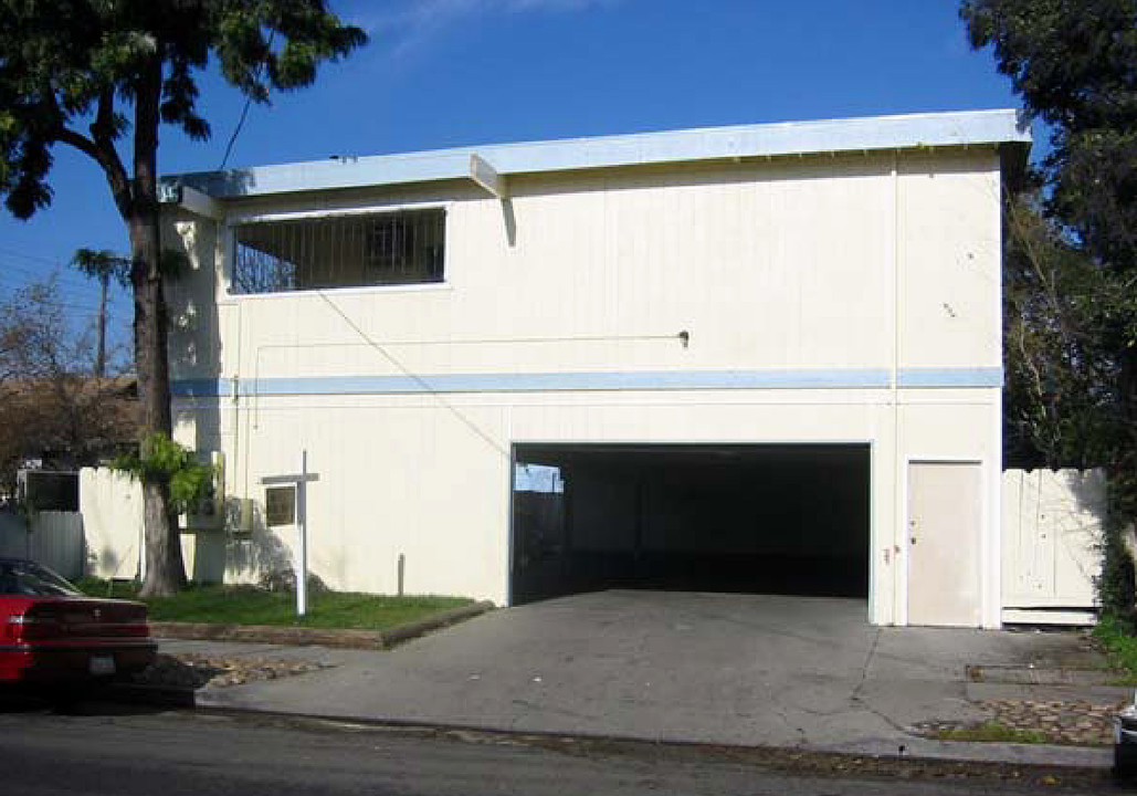 East Fremont Apartments in Stockton, CA - Foto de edificio