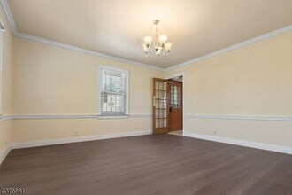 364 N Walnut St in East Orange, NJ - Building Photo - Building Photo