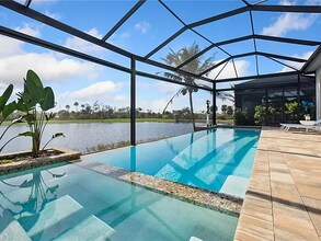 22228 St Barts Ln in Estero, FL - Foto de edificio - Building Photo