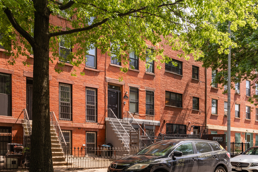 16 Eldert St in Brooklyn, NY - Building Photo