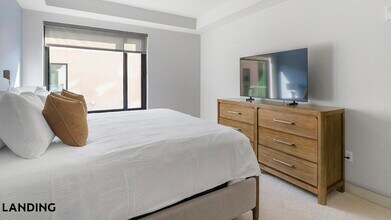 1414 Wood Hollow Dr, Unit 305 in Houston, TX - Foto de edificio - Building Photo