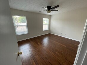 104 Waterview Dr, Unit Condo with private garage in Hendersonville, TN - Building Photo - Building Photo