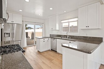 413 N Paulina Ave in Redondo Beach, CA - Building Photo - Building Photo