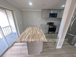 5521 Bay Blvd in Port Richey, FL - Building Photo - Building Photo