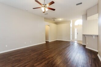 1771 Moss Creek Dr in Orange Park, FL - Foto de edificio - Building Photo