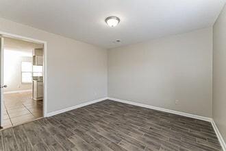 5377 Ragan Ridge Dr in Memphis, TN - Building Photo - Building Photo