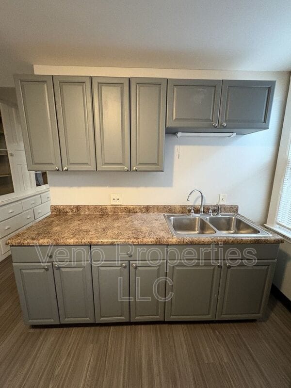 1075 Park Ave in Schenectady, NY - Building Photo - Building Photo