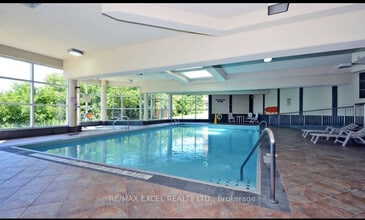 6 Humberline Dr in Toronto, ON - Building Photo - Building Photo