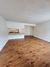 LB0985 (Rubs) (Imp.) in Long Beach, CA - Foto de edificio - Building Photo