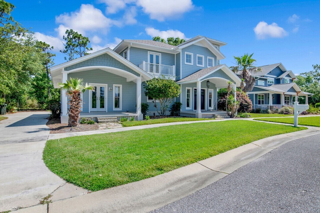 516 Downhaul Dr in Pensacola, FL - Building Photo