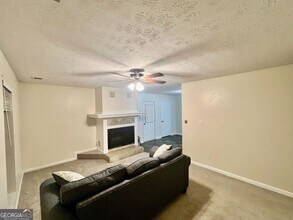 3 Log Ct in Newnan, GA - Building Photo - Building Photo
