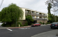 467 Clinton St in Redwood City, CA - Foto de edificio - Building Photo