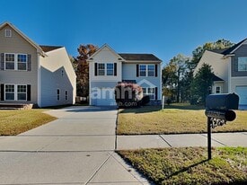 15709 Lakepoint Forest Dr in Charlotte, NC - Building Photo