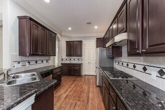 3215 Holly Thicket Dr in Houston, TX - Building Photo - Building Photo