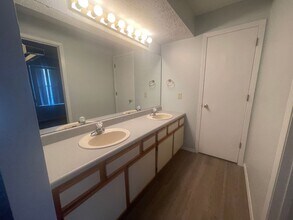 8 Hunters Cove in Branson, MO - Building Photo - Building Photo