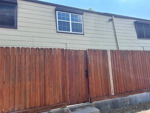 11550 Chimney Rock Rd in Houston, TX - Building Photo - Building Photo
