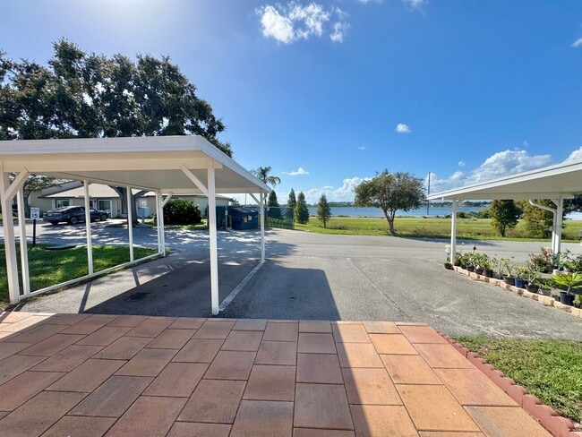 398 Winter Ridge Blvd in Winter Haven, FL - Building Photo - Building Photo