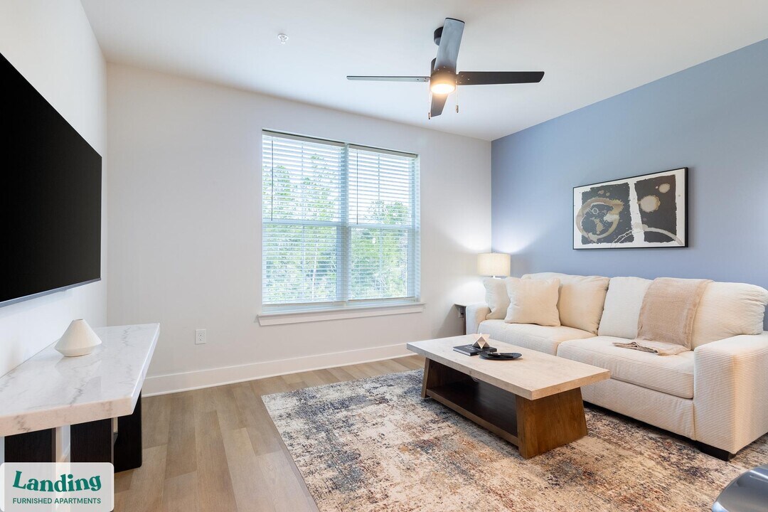 435 Encore Way in Freeport, FL - Building Photo