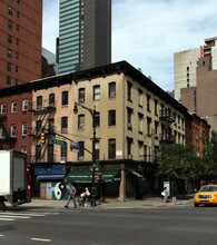 981 Second Ave in New York, NY - Foto de edificio - Building Photo