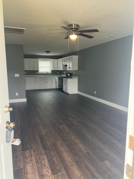 305 Camptown Rd in Bardstown, KY - Building Photo