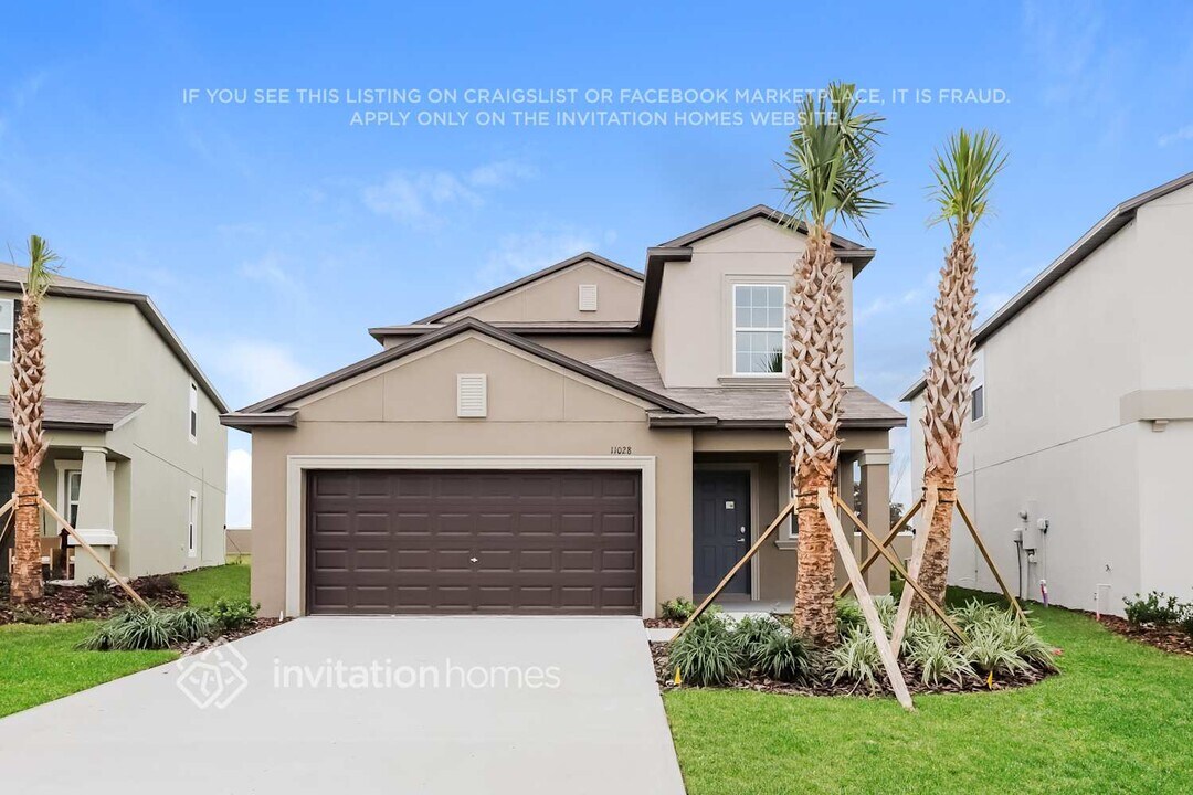 11028 Radiant Shr Lp in San Antonio, FL - Building Photo