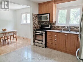 25 Penwick Crescent in Richmond Hill, ON - Building Photo - Building Photo