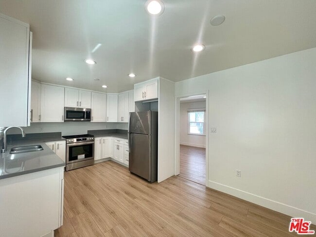 property at 4441 Tujunga Ave