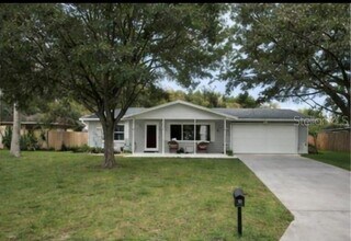 2352 Lorena Ln in Clearwater, FL - Building Photo - Building Photo