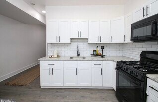 631 E Locust Ave, Unit 2 in Philadelphia, PA - Building Photo